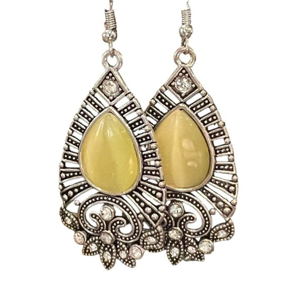 SALE!! 2‎ for $15 Majestically Malibu Yellow Earrings Garden Garland Yellow Ring - Picture 4 of 12